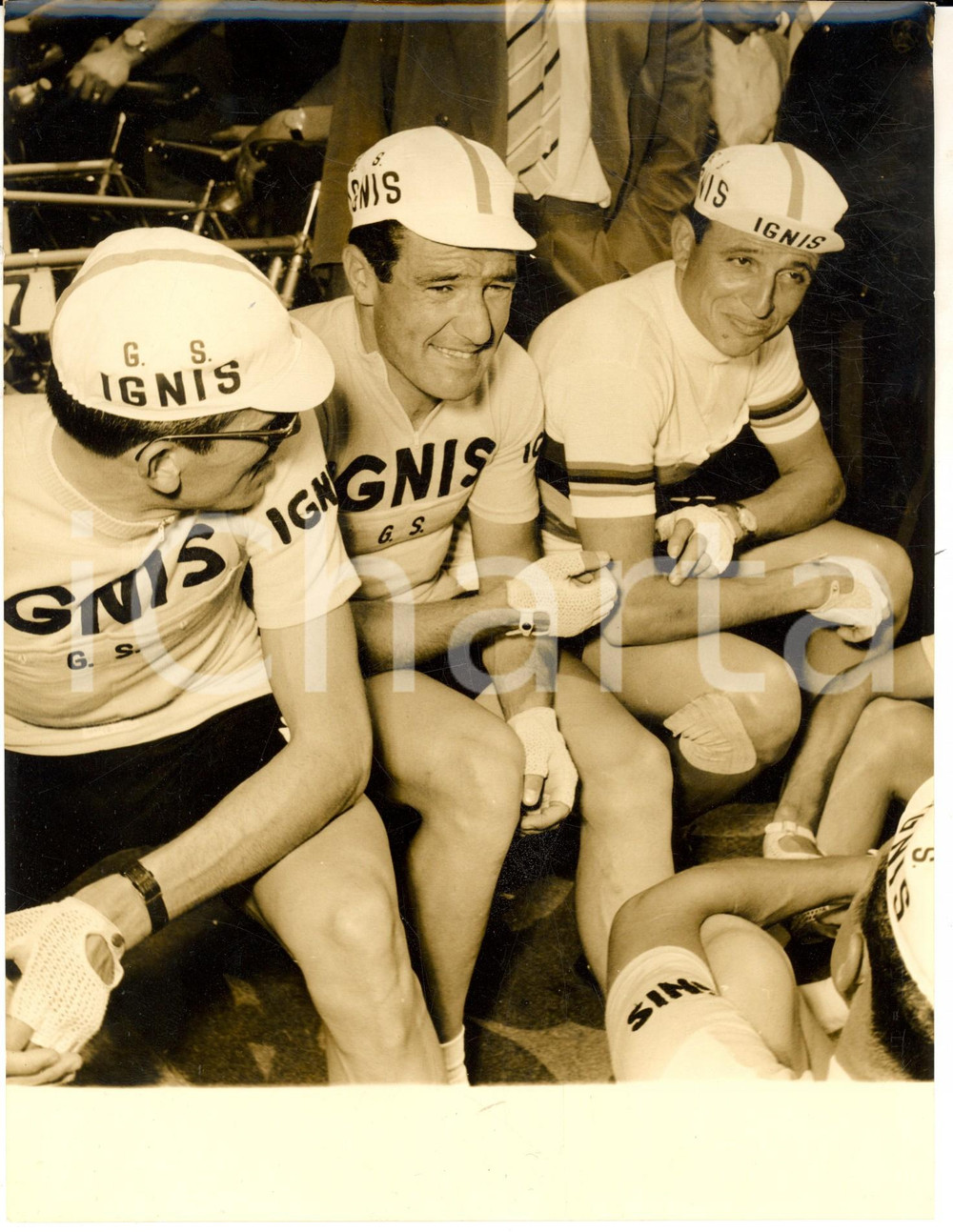 1959 CICLISMO GIRO D'ITALIA Ercole BALDINI e Pierino BAFFI nella IGNIS *Foto 