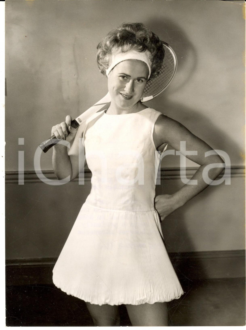 Fotografia d epoca originale 1959 TENNIS Shirley BLOOMER wearing a dress by Teddy TINLING Photo 15x20 cm 1