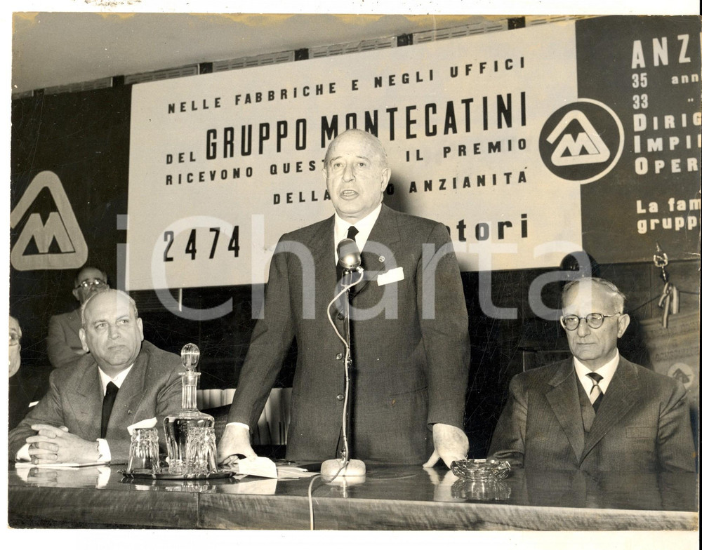 Fotografia d epoca originale 1965 ca MILANO SocietÃ  MONTECATINI  Consegna attestati agli anziani aziendali 1