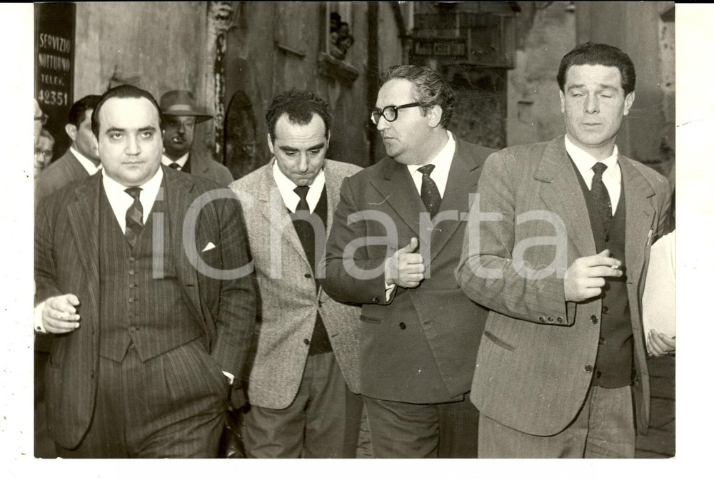 Fotografia d epoca originale 1959 NAPOLI Processo a Pupetta MARESCA  Arrivo di Antonio GAVA Foto 18x13 1