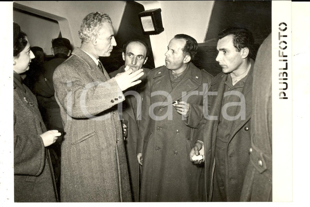 Fotografia d epoca originale 1955 ROMA CIAMPINO Ritorno della spedizione ospedaliera in Corea Foto 18x13 1