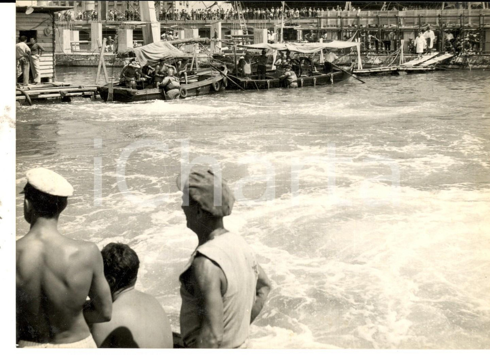 Fotografia d epoca originale 1961 GENOVA SESTRI Salvataggio operai imprigionati al Cantiere ANSALDO Foto 1