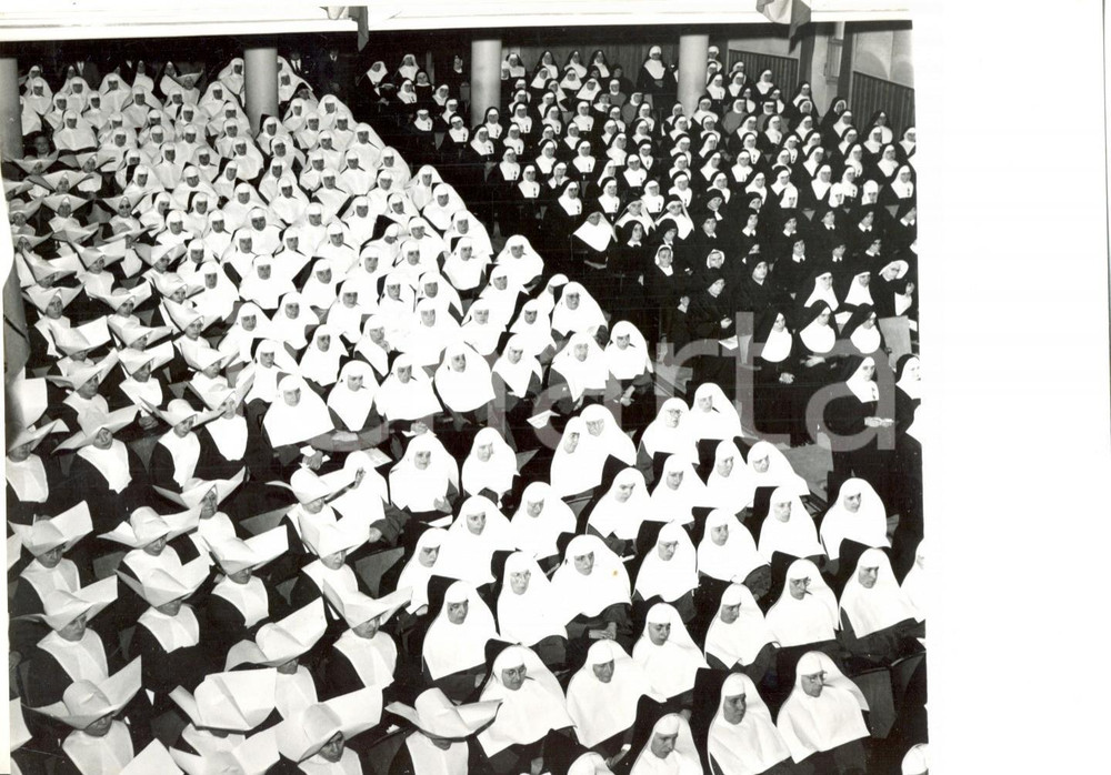 Fotografia d epoca originale 1959 TORINO Convegno della Federazione Italiana Religiose Ospedaliere  Foto 1