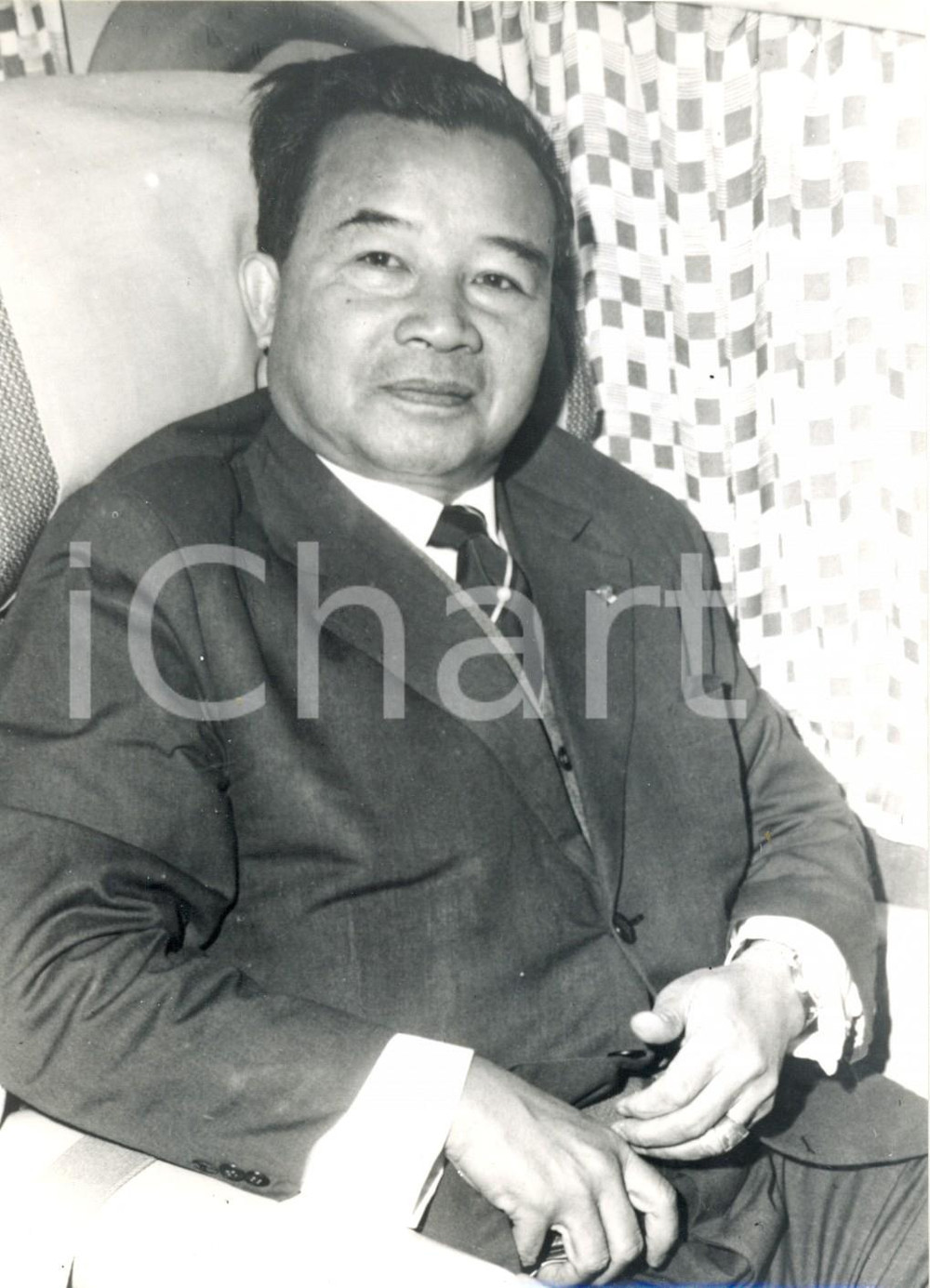 Fotografia d epoca originale 1962 LONDON Souvanna PHOUMA dopo colloquio con Lord Alexander DOUGLASHOME Foto 1