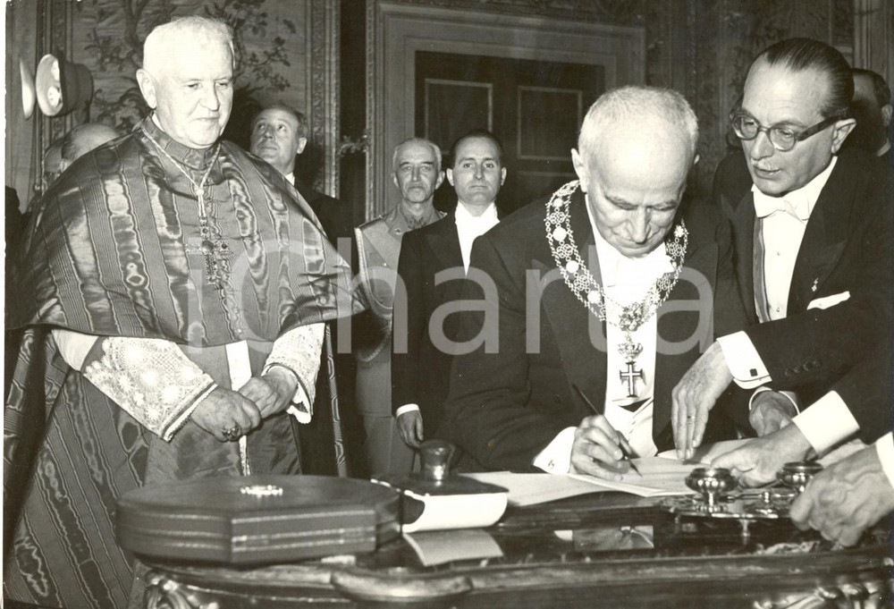 Fotografia d epoca originale 1954 ROMA Luigi EINAUDI riceve Supremo Ordine Milizia Nostro Signor GesÃ¹ Cristo 1