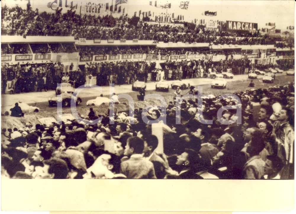Fotografia d epoca originale 1956 24 ORE LE MANS  Partenza gara  Corsa dei piloti verso le vetture Foto 1