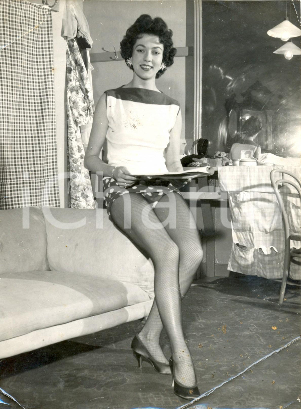 Fotografia d epoca originale 1958 LLANDUNO WALES  Beauty Queen Schoolteacher Christine YATES at home Photo 1