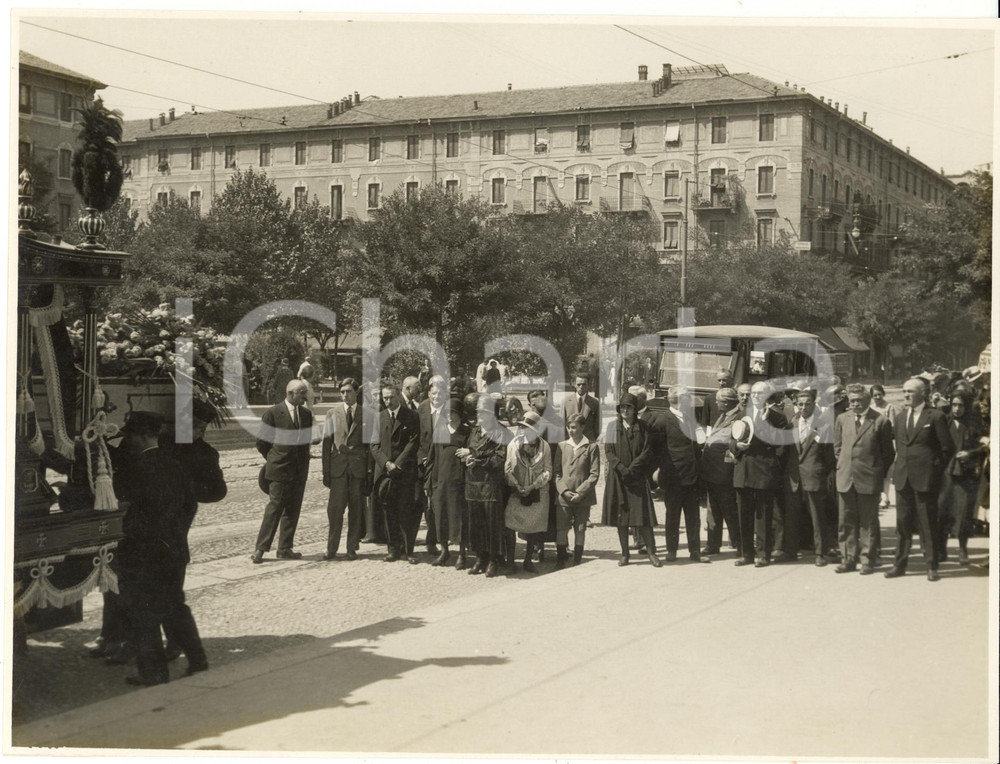 Fotografia d epoca originale 1940 ca MILANO Corso Concordia  Corteo funebre per Innocente GALIMBERTI Foto 1
