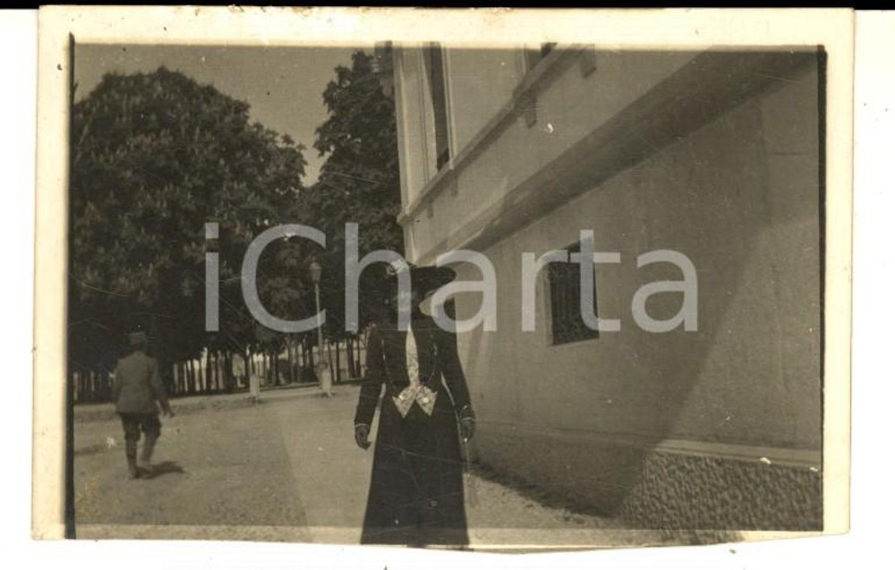 1920 ca s. l. ITALIA Ritratto di donna in abito da giorno *Foto VINTAGE 10x6