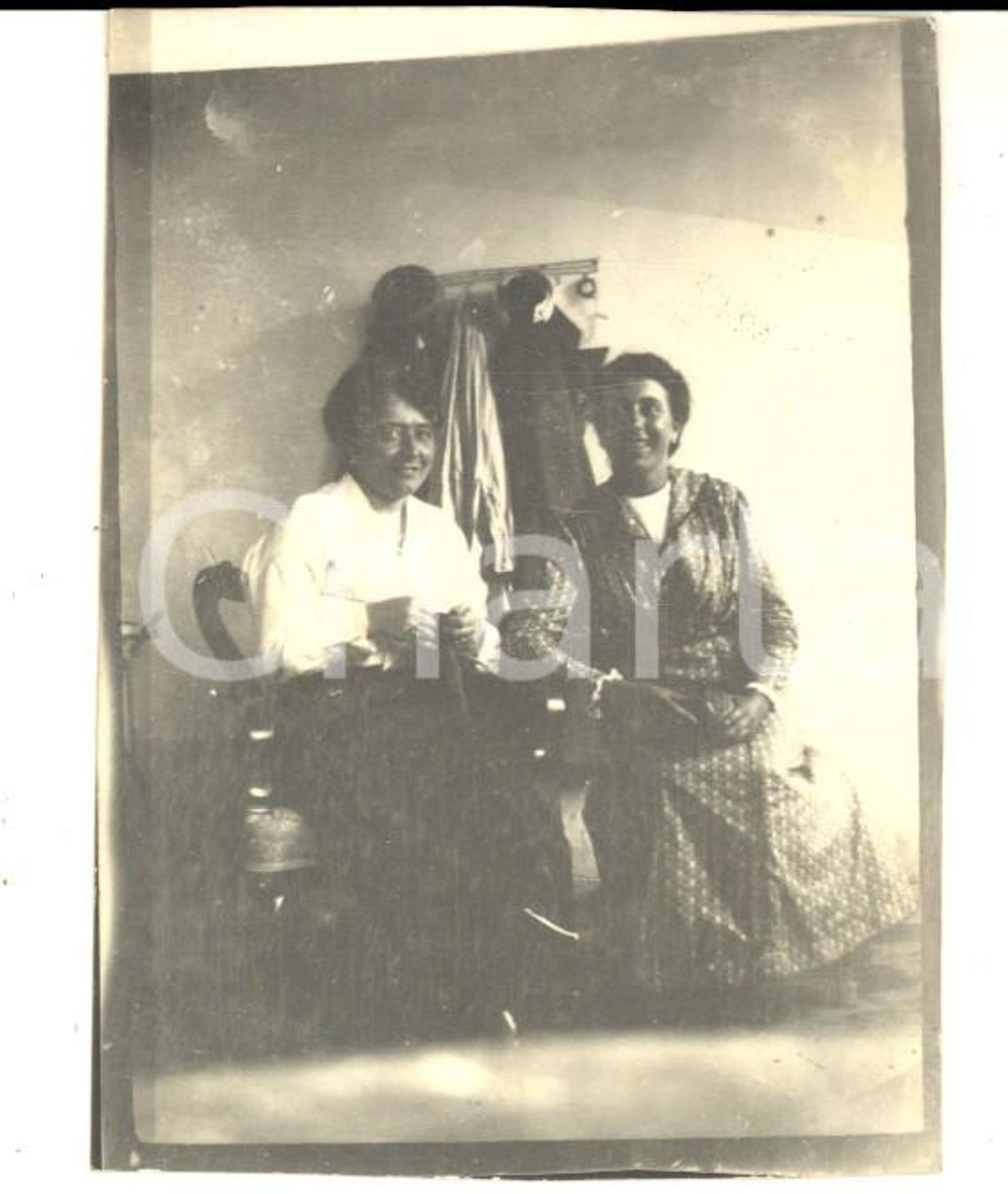 Fotografia d epoca originale 1920 ca s. l. ITALIA Ritratto di donne che lavorano a maglia Foto VINTAGE 7x8 1