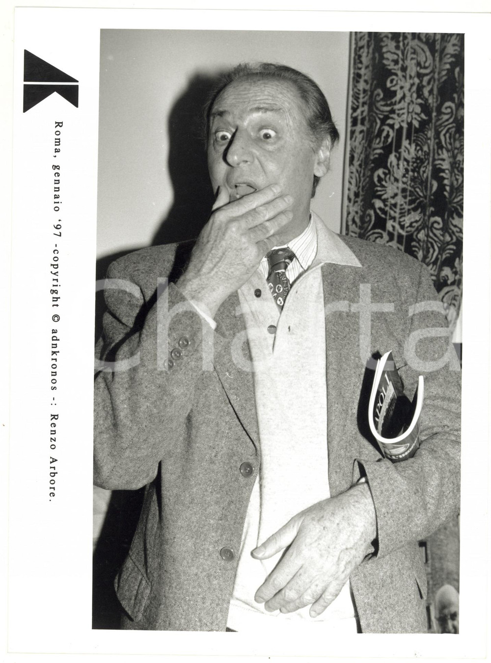 Fotografia d epoca originale 1997 ROMA Ritratto di Renzo ARBORE stupito  FOTOGRAFIA 17x24 cm 1