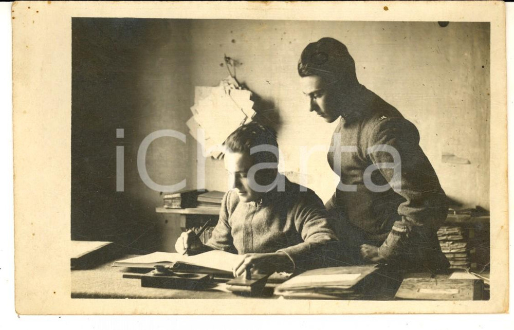 Fotografia d epoca originale 1920 ROVERETO Ufficiali 17Â° Reggimento Fanteria in ufficio  Foto cartolina 1