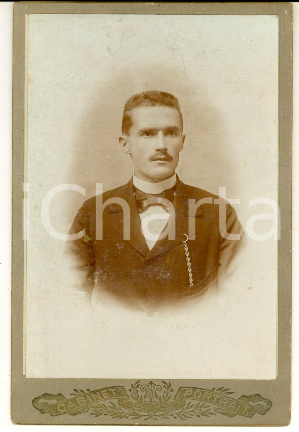 Fotografia d epoca originale 1900 ca ASSUAN EGITTO Ritratto di italiano con catenella dorata Foto MARQUES 1