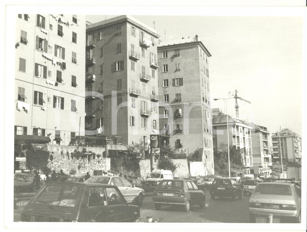 Fotografia d epoca originale 1990 ca GENOVA  COSTUME Quartiere popolare trafficato Fotografia VINTAGE 24x18 1