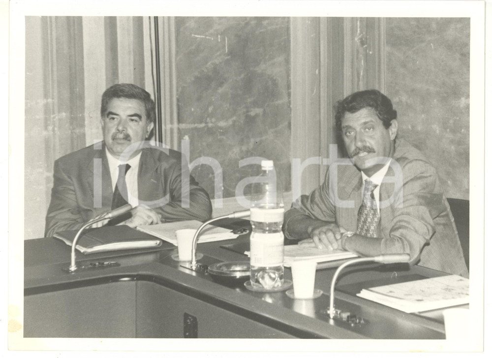 Fotografia d epoca originale 1990 ca GENOVA Tavola rotonda con Giuseppe ACETI Foto VINTAGE 24x18 cm 1