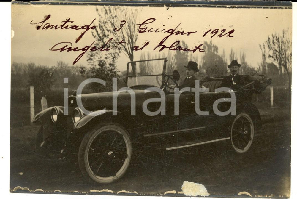 Fotografia d epoca originale 1922 SANTIAGO DEL CILE Ritratto di emigrati italiani su automobile Foto 12x9 1
