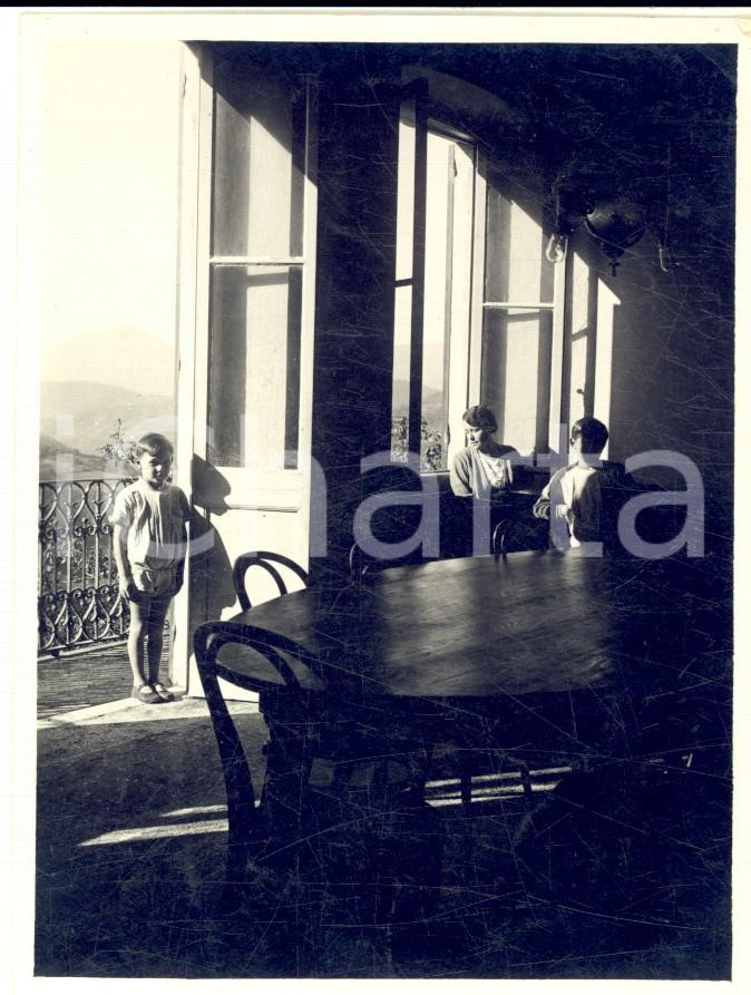 Fotografia d epoca originale 1928 MIGNANEGO / GIOVI GE Ritratto di famiglia in villa  Fotografia 8x11 cm 1