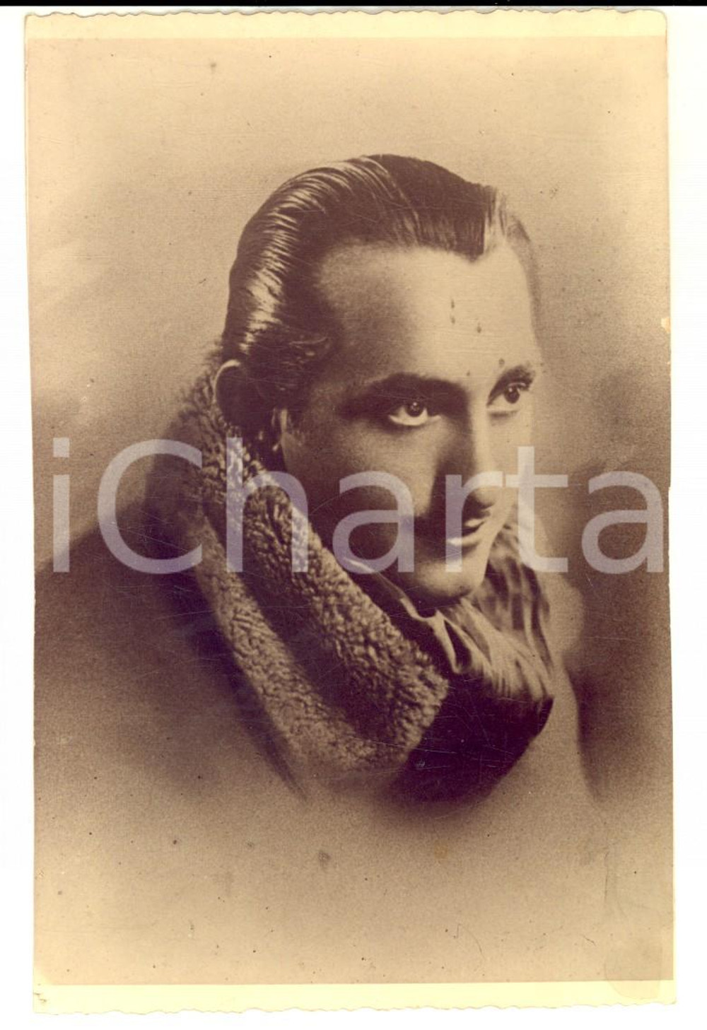 Fotografia d epoca originale 1930 ca ITALIA CINEMA ? Ritratto maschile con pellicciotto  Foto DA STUDIARE 1