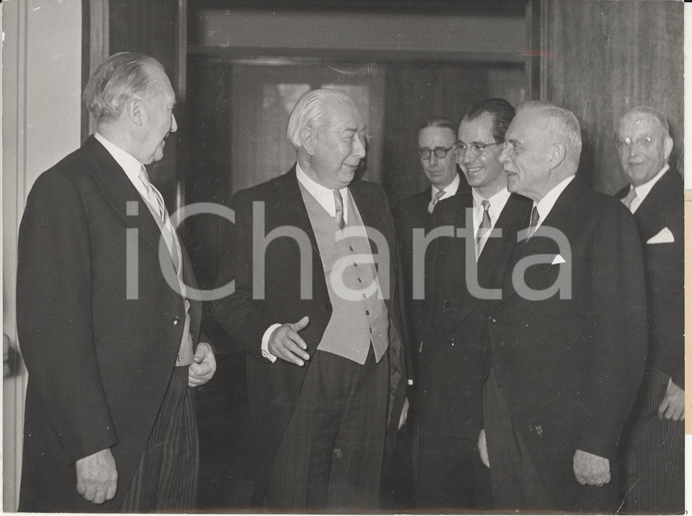 Fotografia d epoca originale 1954 BONN Louis SAINTLAURENT meeting Theodor HEUSS and Konrad ADENAUER Photo 1