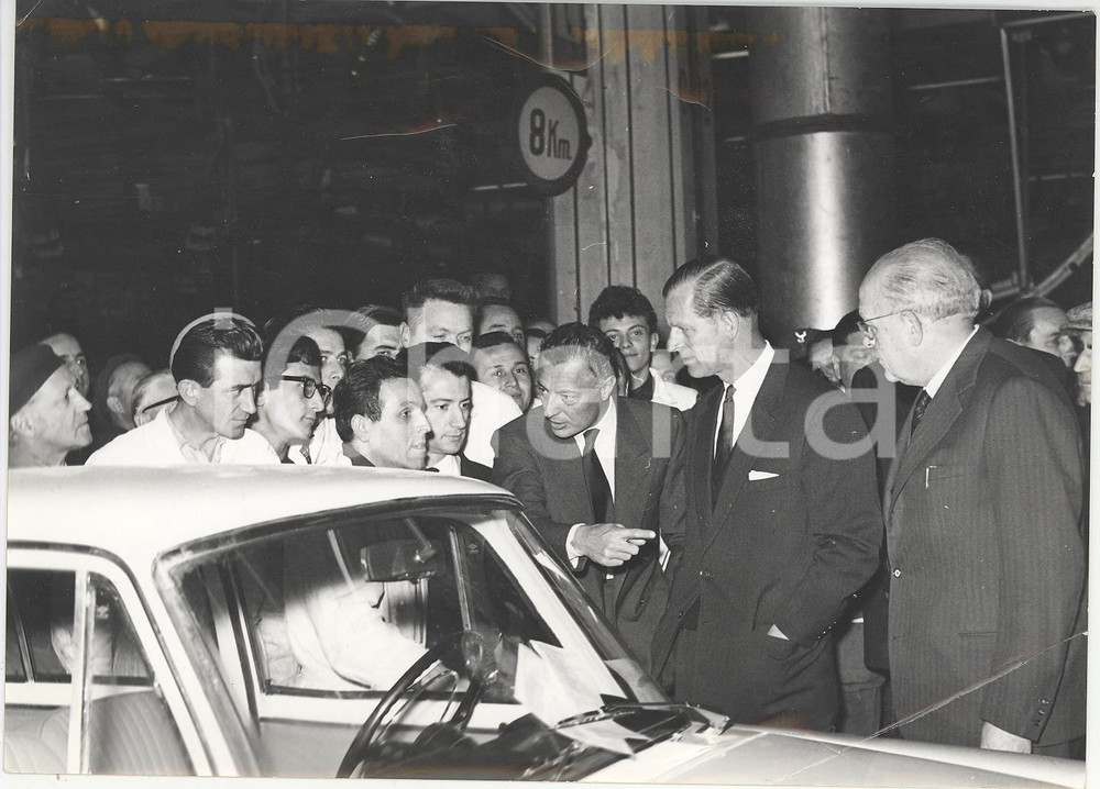 Fotografia d epoca originale 1959 TORINO Principe FILIPPO Gianni AGNELLI visitano stabilimenti FIAT Foto 1