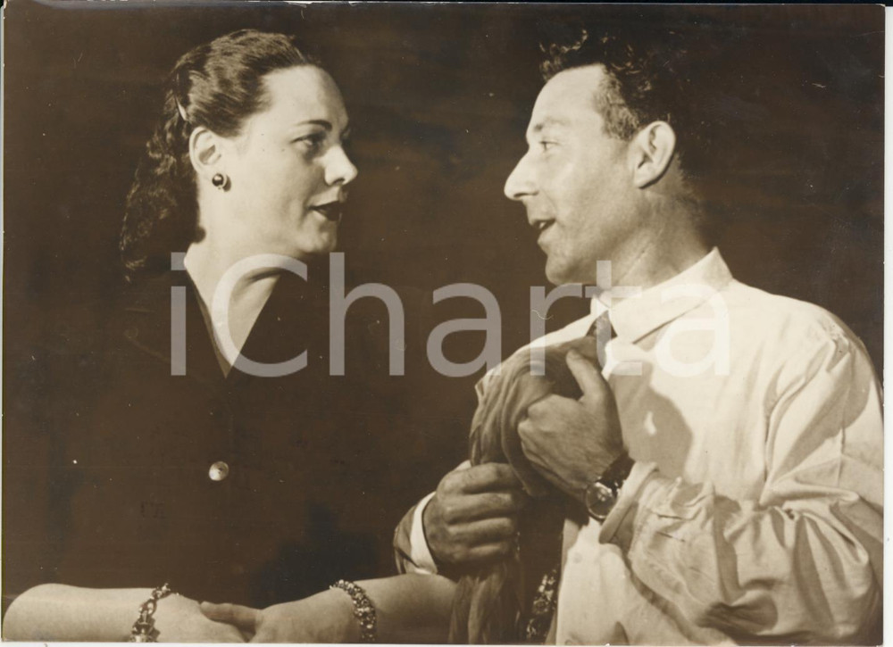 Fotografia d epoca originale 1963 ROMA Soprano Renata TEBALDI con il futuro marito Arturo BASILE Foto 18x13 1