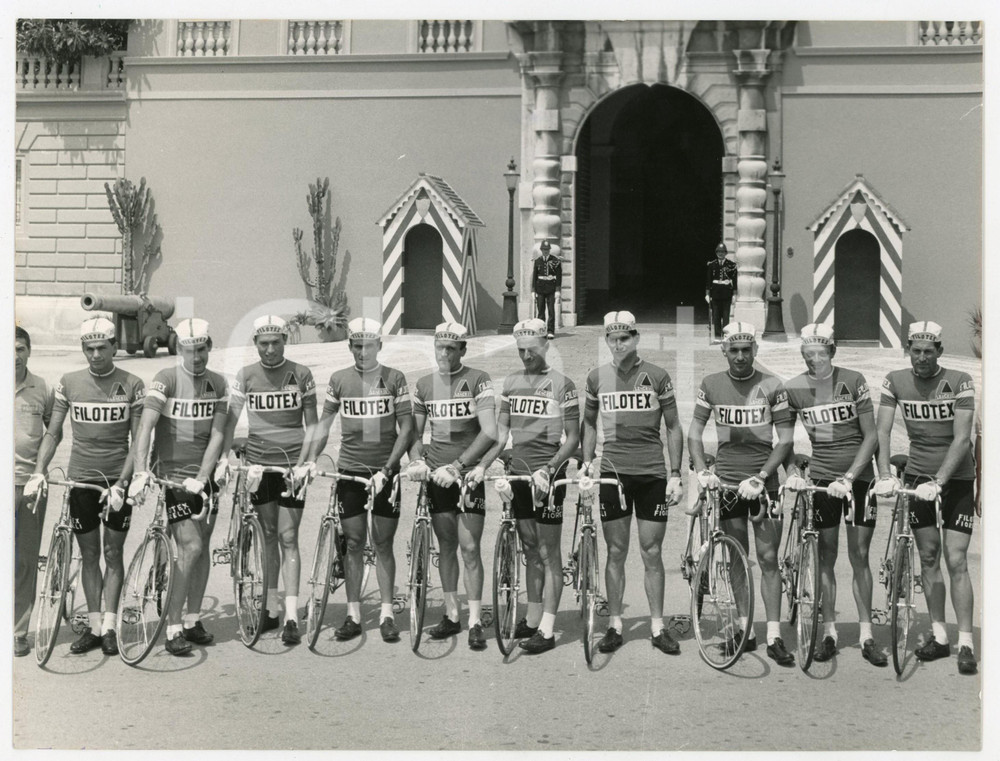 Fotografia d epoca originale 1966 CICLISMO GIRO D ITALIA 1 Tappa DIANO MARINA Squadra FILOTEX Foto 1