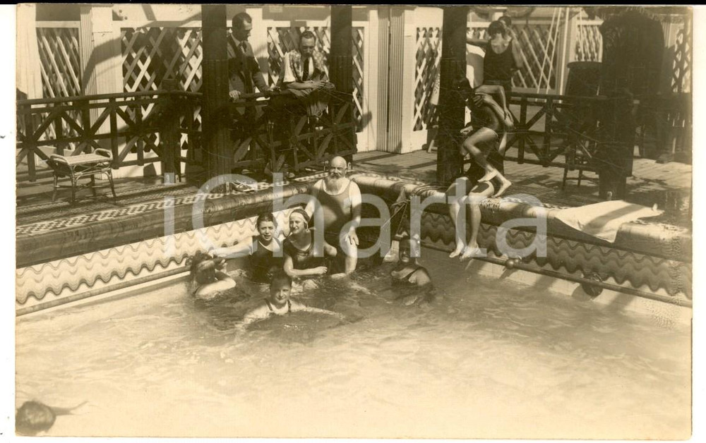Fotografia d epoca originale 1930 ca NAVIGAZIONE GENERALE ITALIANA Passeggeri in piscina transatlantico Foto 1