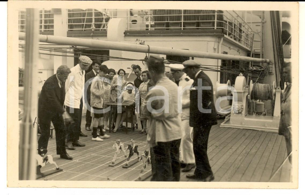 Fotografia d epoca originale 1930 ca NGI NAVIGAZIONE Giochi dei passeggeri di un transatlantico  Foto 1