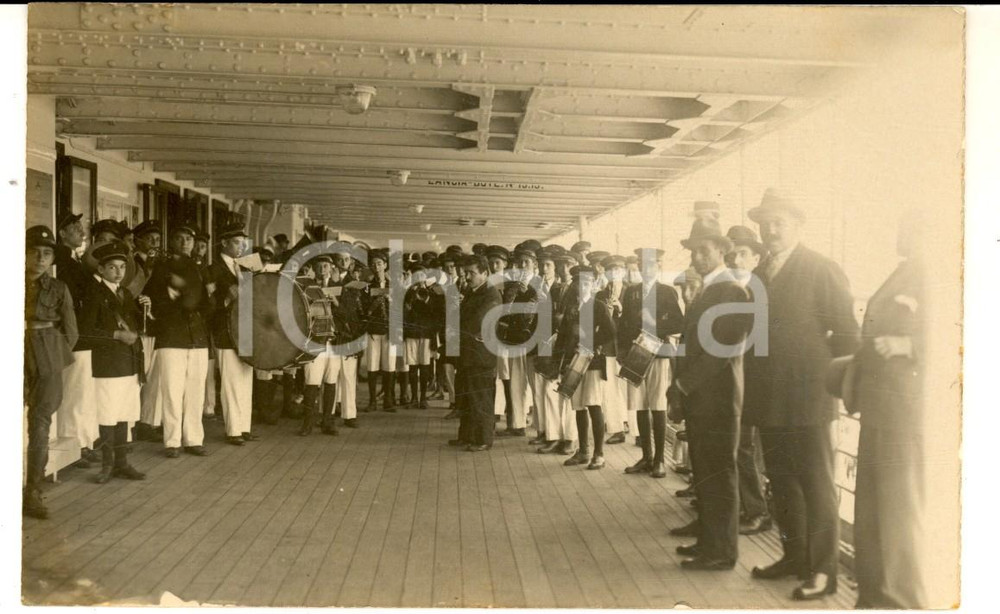 Fotografia d epoca originale 1930 ca NGI NAVIGAZIONE Banda musicale giovanlie su un transatlantico  Foto 1