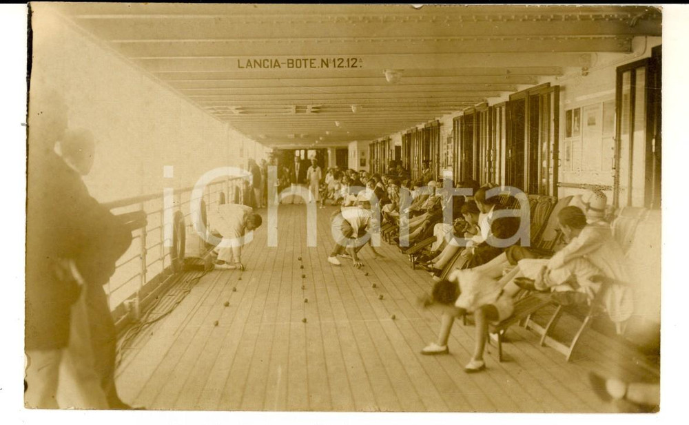 Fotografia d epoca originale 1930 ca NGI NAVIGAZIONE Giochi di ragazzi su un transatlantico  Foto cartolina 1