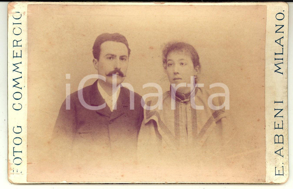 Fotografia d epoca originale 1890 ca MILANO Ritratto di una coppia di sposi  Fotografia Enrico ABENI 17x11 1