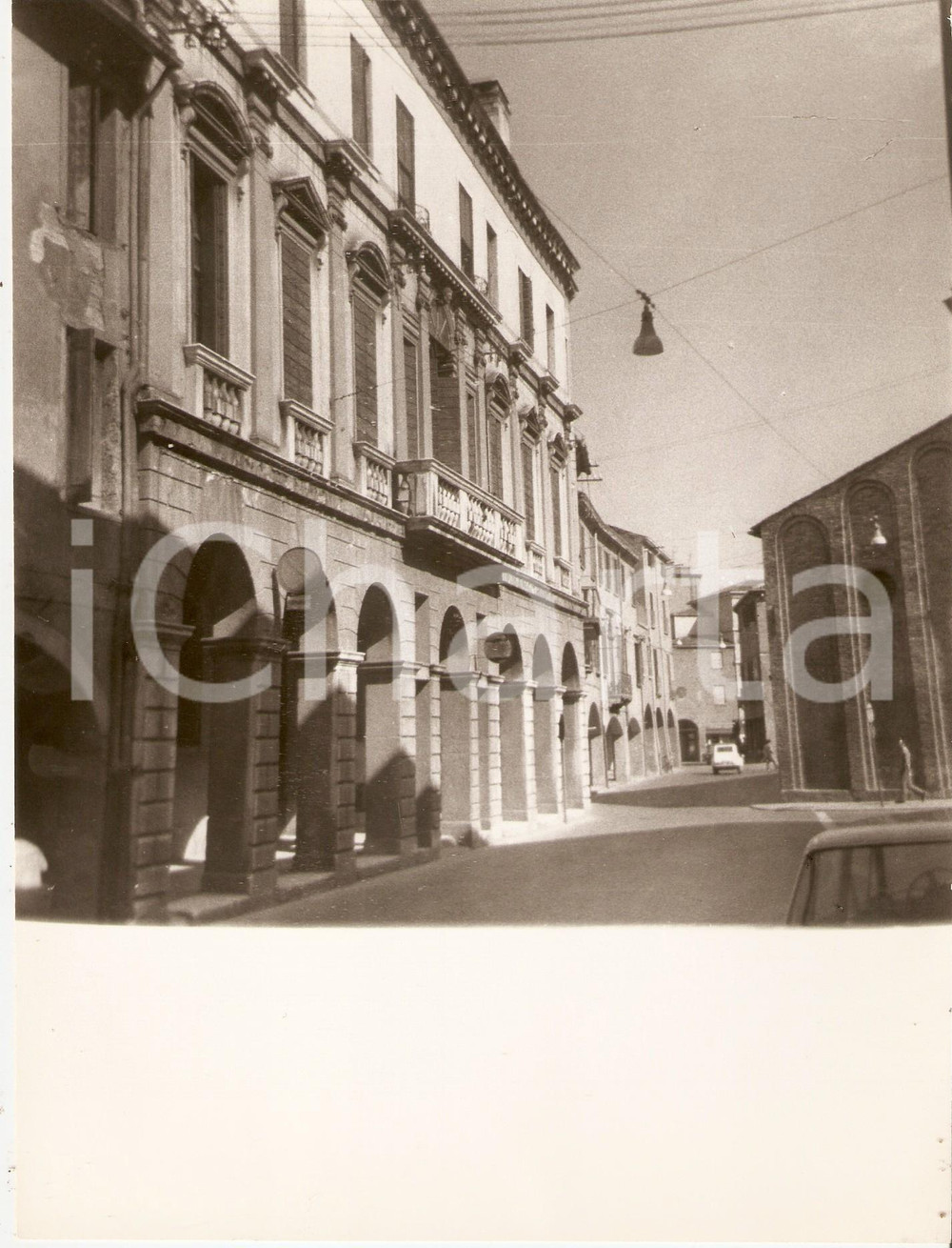 Fotografia d epoca originale 1970 ca PADOVA Via Altinate  Scorcio prospettico Foto artistica 18x23 cm 1