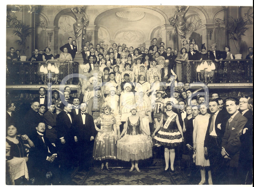 Fotografia d epoca originale 1929 BRUXELLES Festa in maschera al cabaret Foto RARA VINTAGE 23x17 cm 1