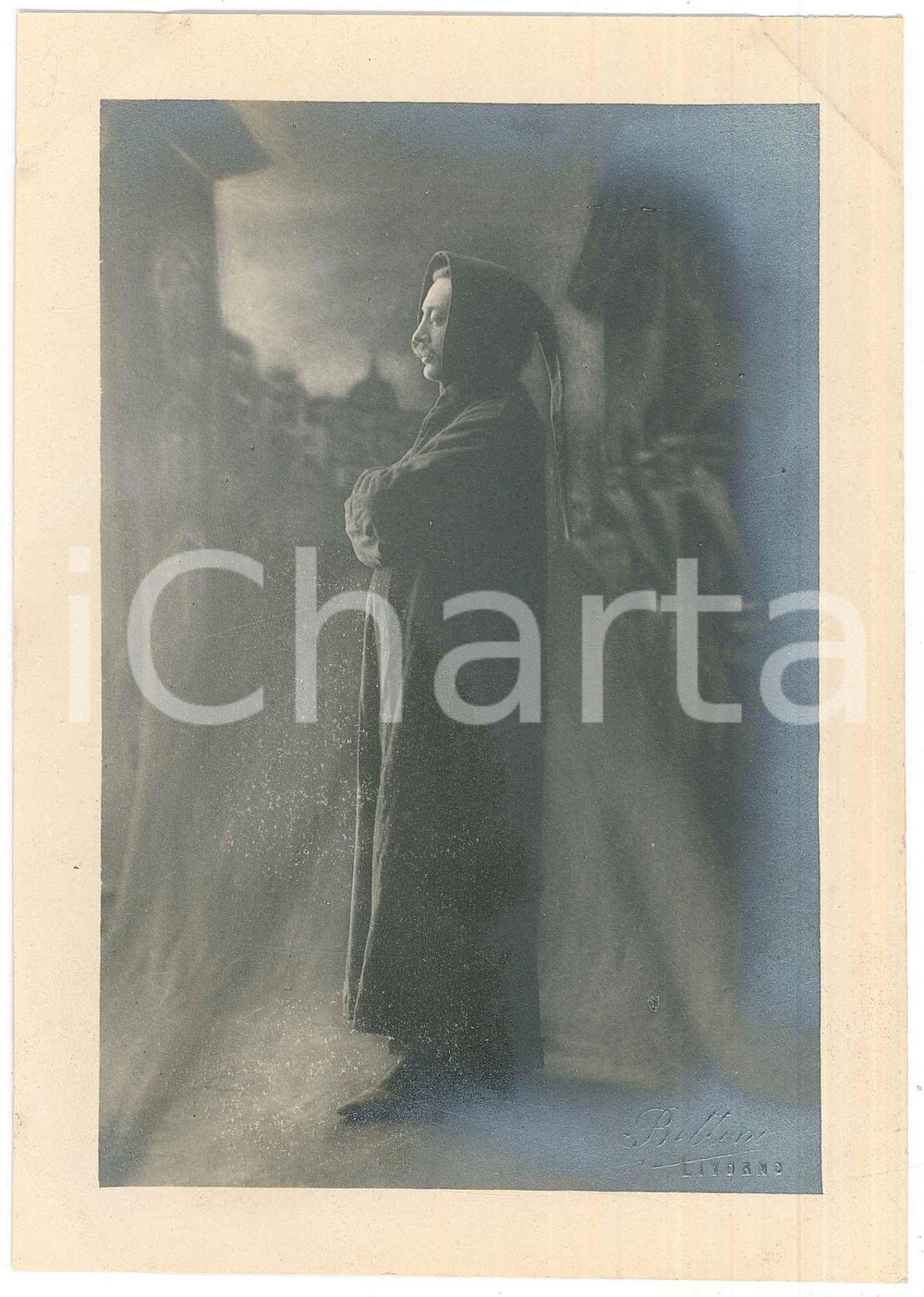 Fotografia d epoca originale 1920 ca ITALIA  TEATRO Attore in costume da frate  Foto BETTINI LIVORNO 1