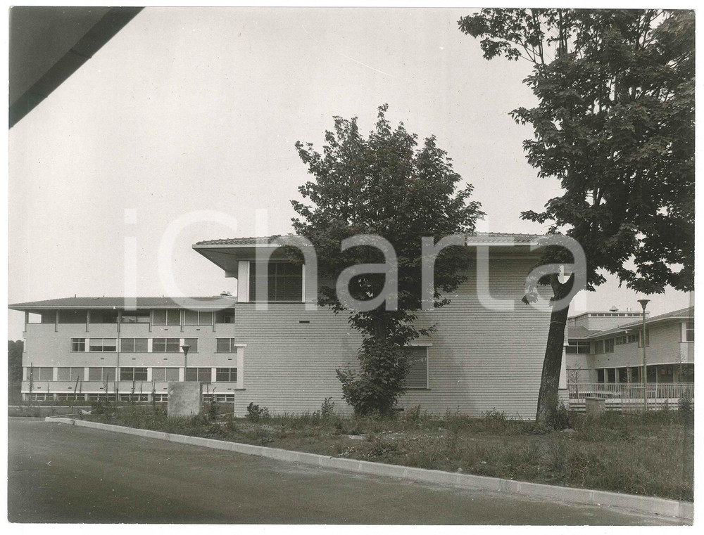 Fotografia d epoca originale 1975 GRUGLIASCO TO Nuovo Ospedale Psichiatrico  Esterno Foto 24x18 7 1