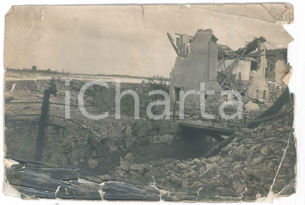 Fotografia d epoca originale 1918 WW1 ZONA DI GUERRA Paese distrutto 1 Foto DANNEGGIATA 16x11 cm 1