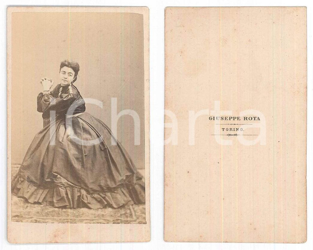 Fotografia d epoca originale 1870 ca NOBILTA  TORINO Donna in preghiera  Foto Giuseppe ROTA CDV 1