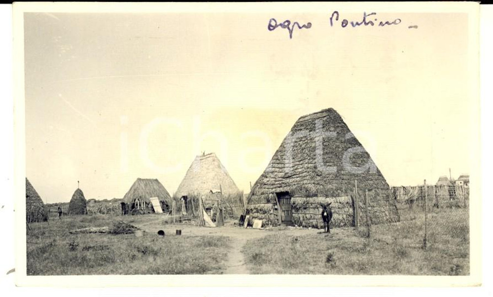 Fotografia d epoca originale 1934 AGRO PONTINO Villaggio con le tradizionali capanne lestre Foto 11x7 cm 1