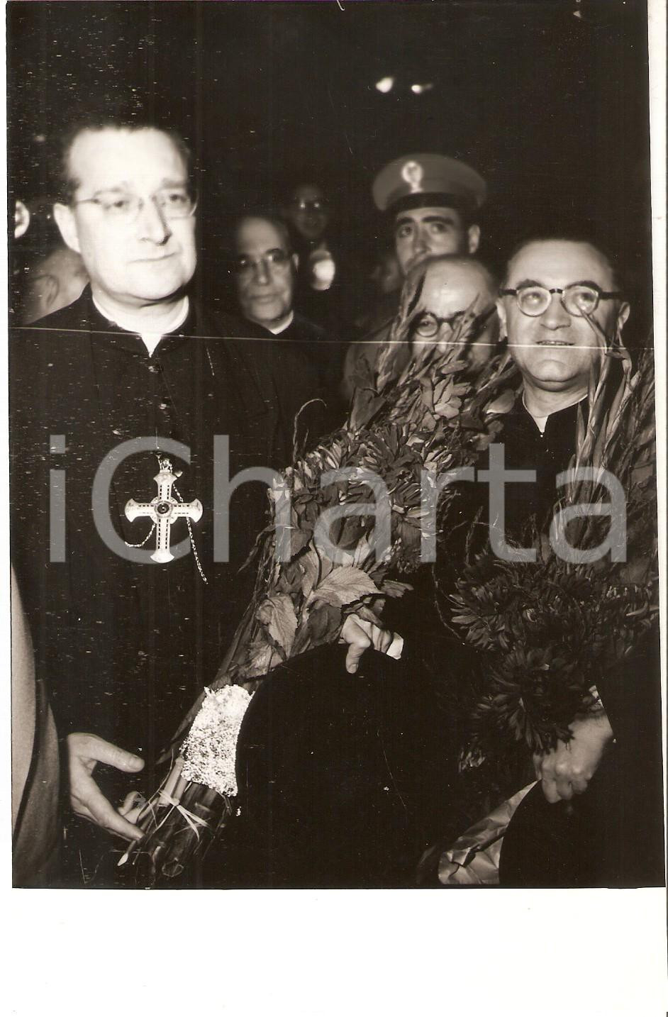 Fotografia d epoca originale 1955 ROMA Mons. Manuel TATO Ramon Pablo NOVOA espulsi da Governo PERON Foto 1