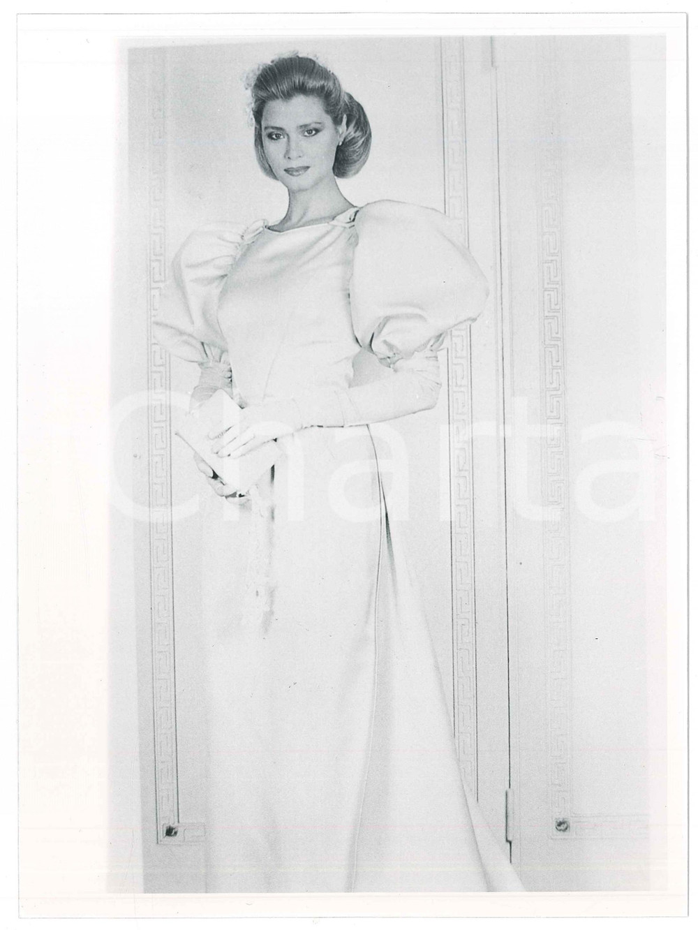 Fotografia d epoca originale 1985 ca ITALIA  COSTUME Isabel RUSSINOVA in abito nuziale  Foto 17x24 cm 1