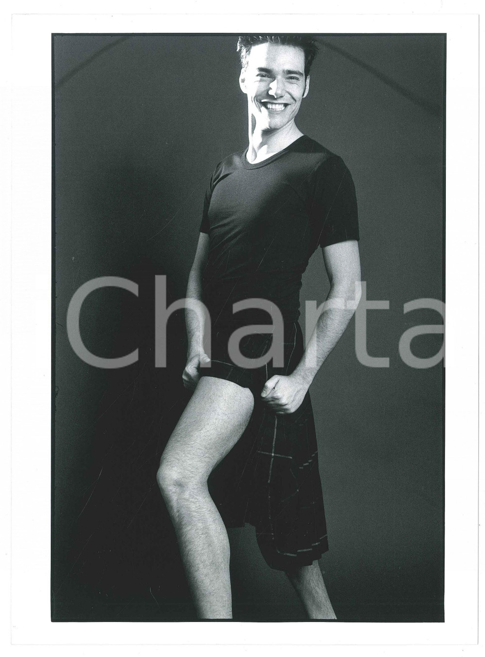 Fotografia d epoca originale 1995 ca COSTUME ITALIA Andrea PEZZI conduttore  Ritratto  Foto 18x24 cm 7 1