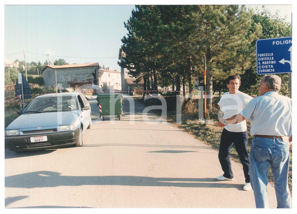 Fotografia d epoca originale 1997 TERREMOTO DI TERNI  CESI  Strada chiusa al traffico  Foto 25x18 cm 1