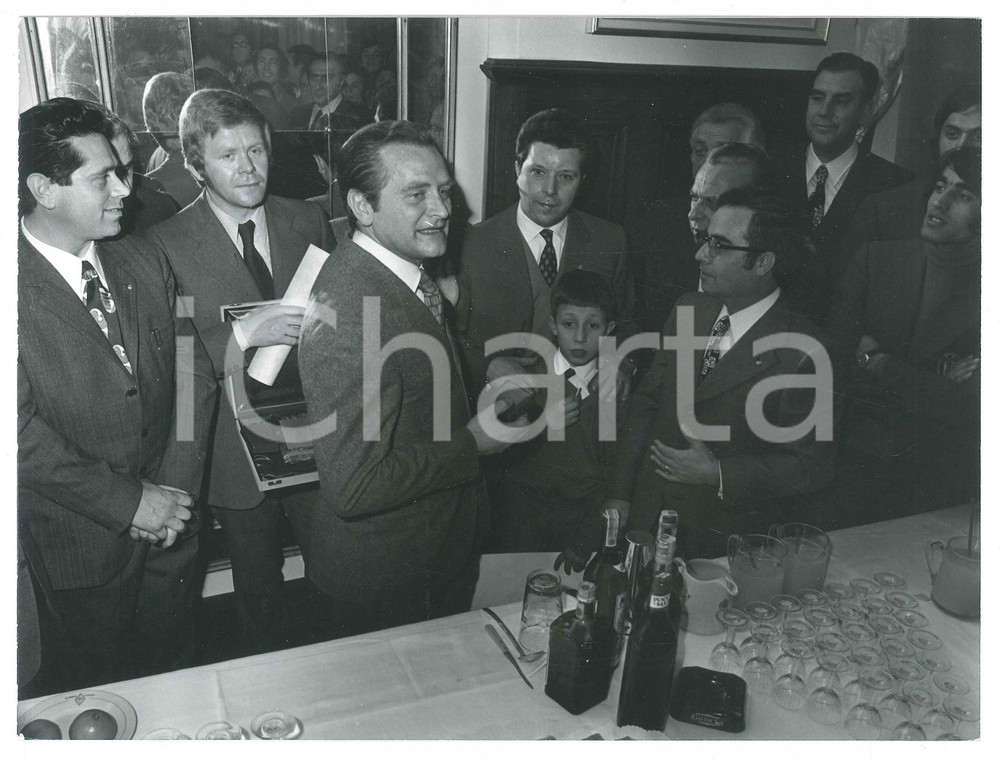 Fotografia d epoca originale 1971 TORINO JUVENTUS Giampiero BONIPERTI con la squadra  Cerimonia 3 Foto 1