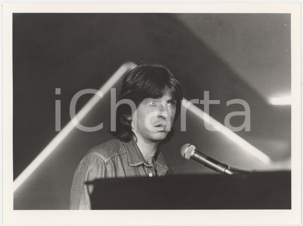 Fotografia d epoca originale 1985 ca ITALIA  MUSICA Gianni TOGNI Ritratto del cantante  Foto 25x20 cm 1 1