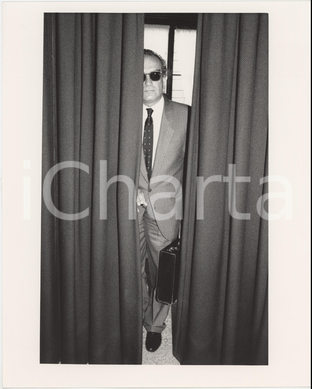Fotografia d epoca originale 1985 ca ITALIA  COSTUME Massimo PINI Ritratto del dirigente  Foto 20x25 cm 3 1