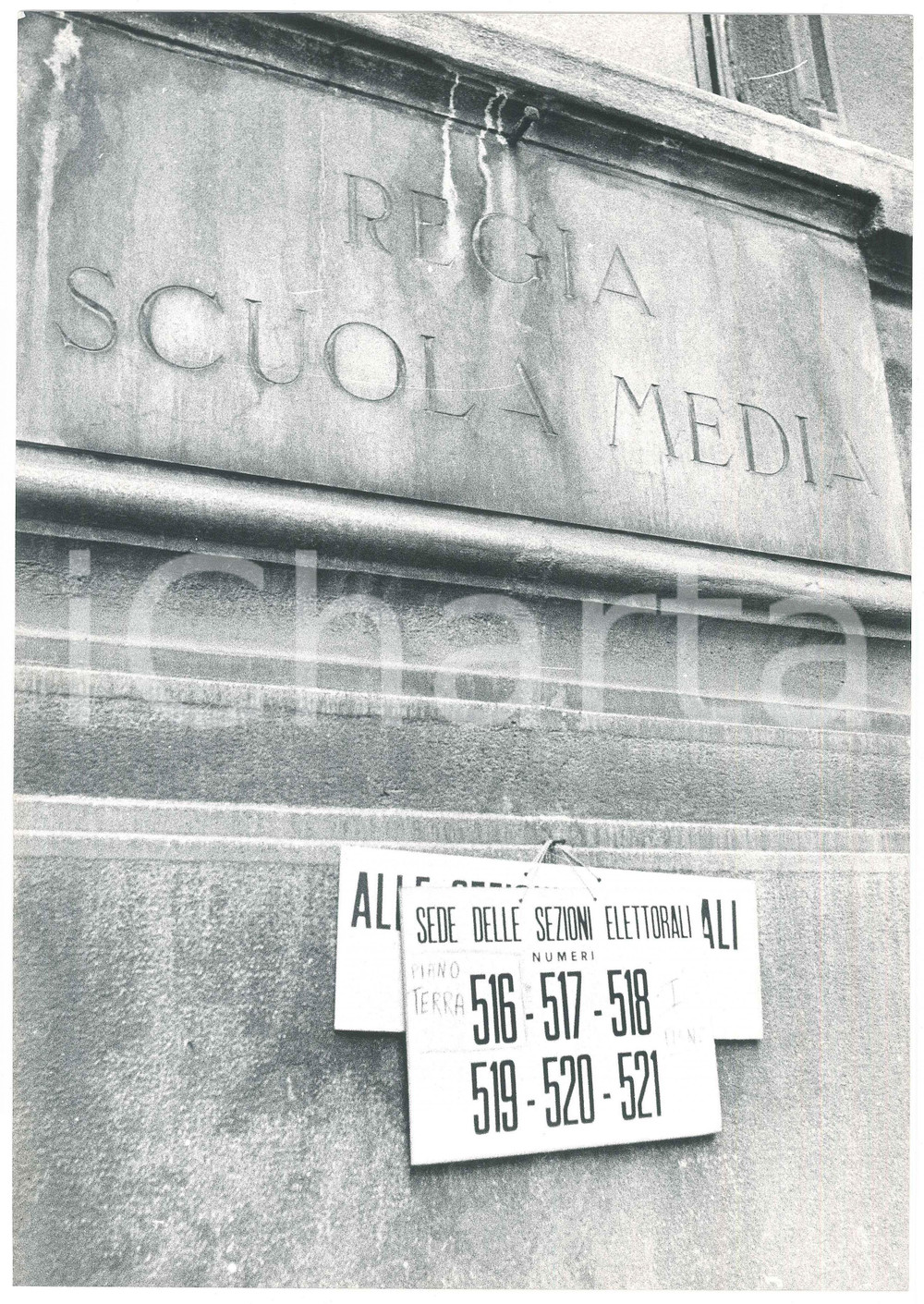 Fotografia d epoca originale 1978 MILANO  PORTA VOLTA Regia scuola media  Sede sezioni elettorali  Foto 1