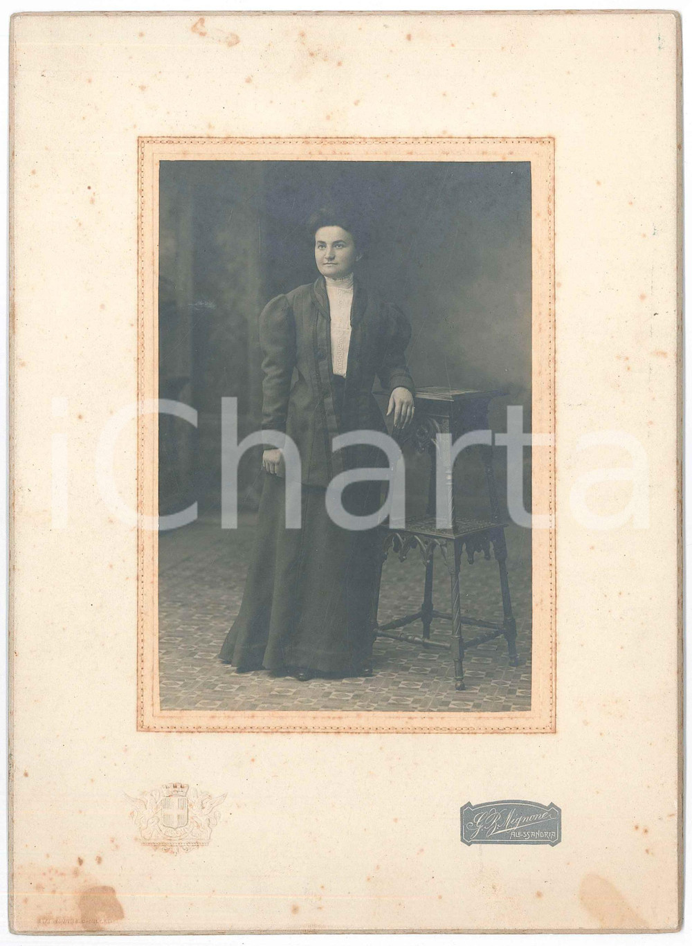 Fotografia d epoca originale 1910 ca ALESSANDRIA Donna in abito scuro  Ritratto  Foto G. B. MIGNONE 17x23 1