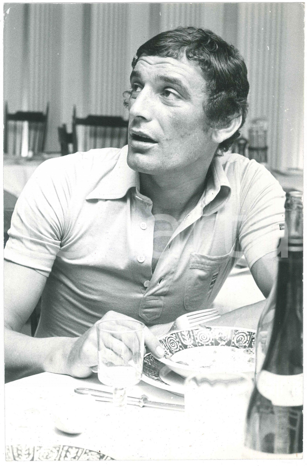 Fotografia d epoca originale 1970 ca ITALIA  CALCIO Gigi RIVA al ristorante  Foto 20x30 cm 1