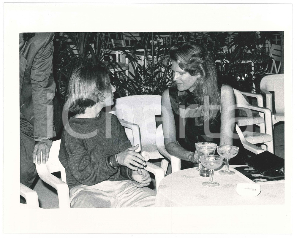 Fotografia d epoca originale 1990 ca CINEMA Attrice Candice BERGEN al bar  Fotografia 26x20 cm 1
