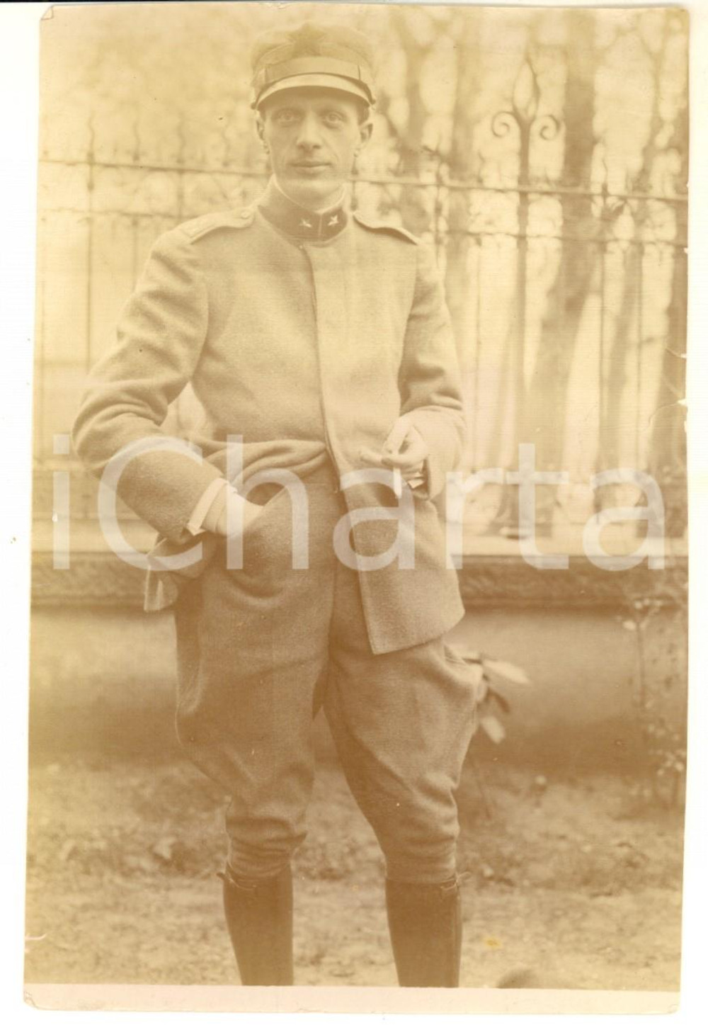 Fotografia d epoca originale 1915 ca WW1 ITALIA REGIO ESERCITO Allievo ufficiale con sigaretta Foto 10x15 cm 1